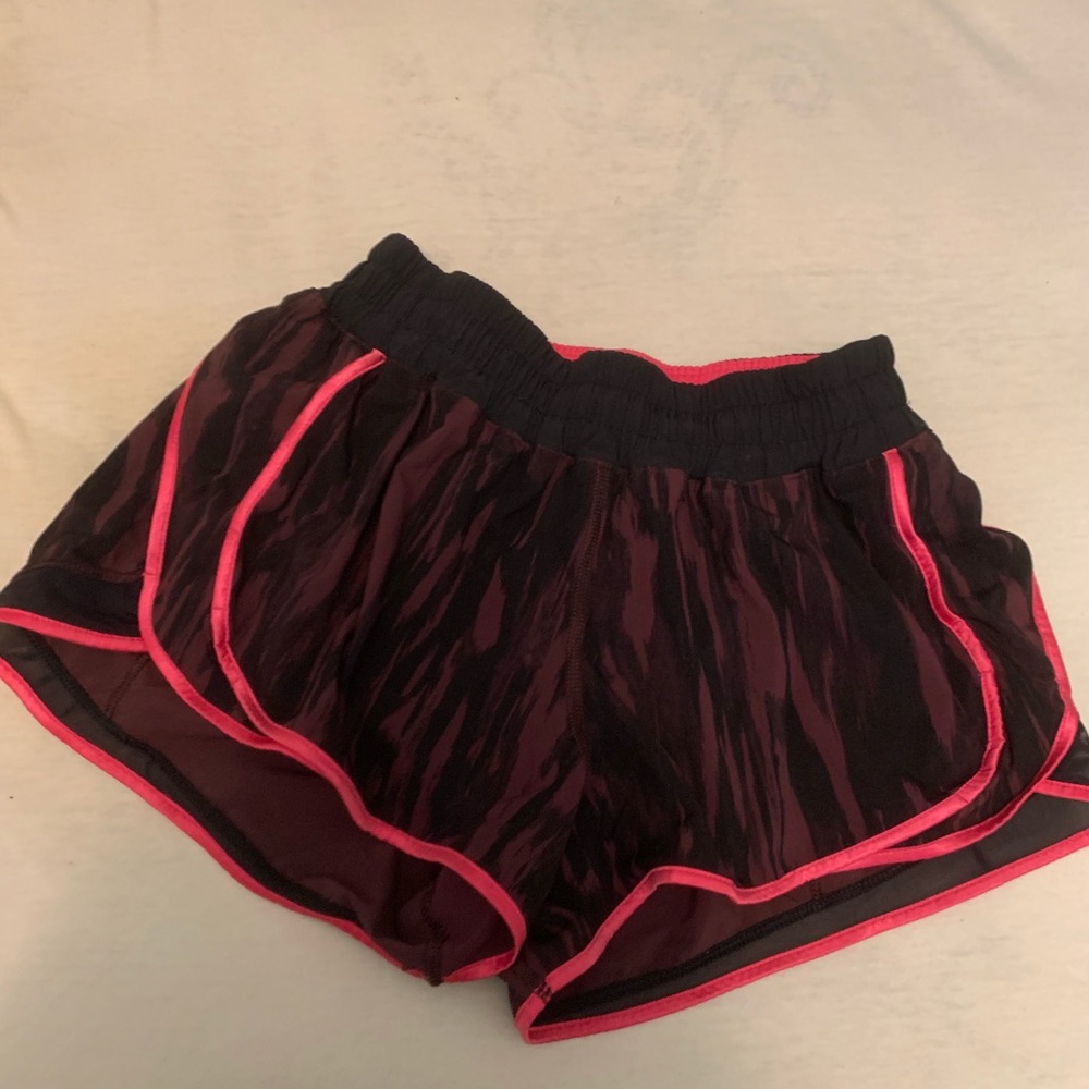Lululemon Hotty Hot Short